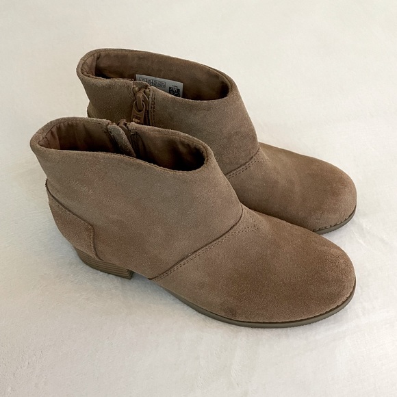 Toms Other - Toms Youth Leila Suede Bootie | Size 3.5